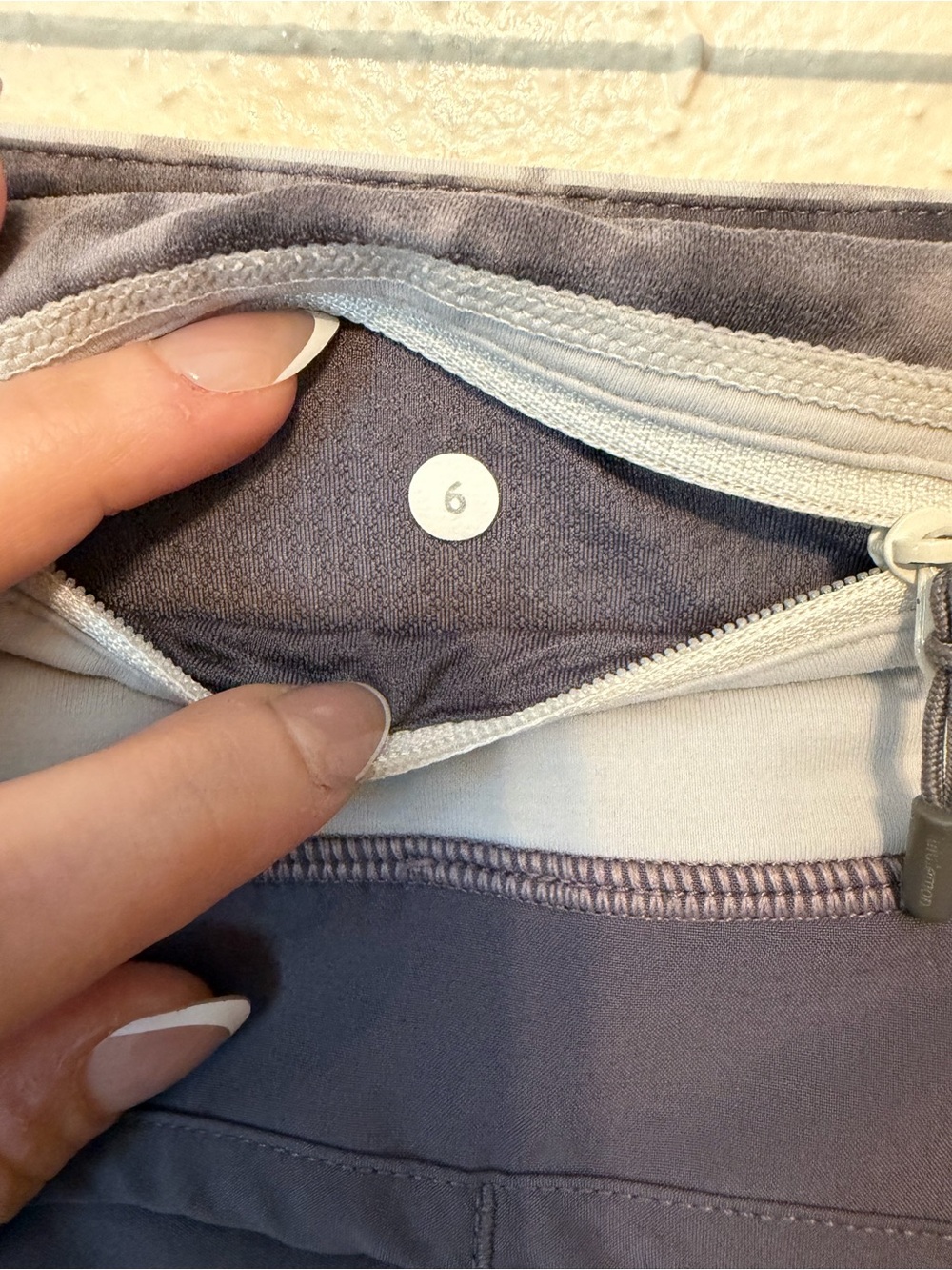 Lululemon Two-Tone Gray Athletic Shorts -Size 6 - Picture 3 of 4